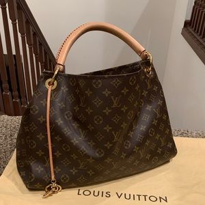 Louis Vuitton Artsy MM